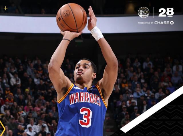 开云体育官网-内线被爆仅得85分 伤兵满营的勇士进攻完全冰冻